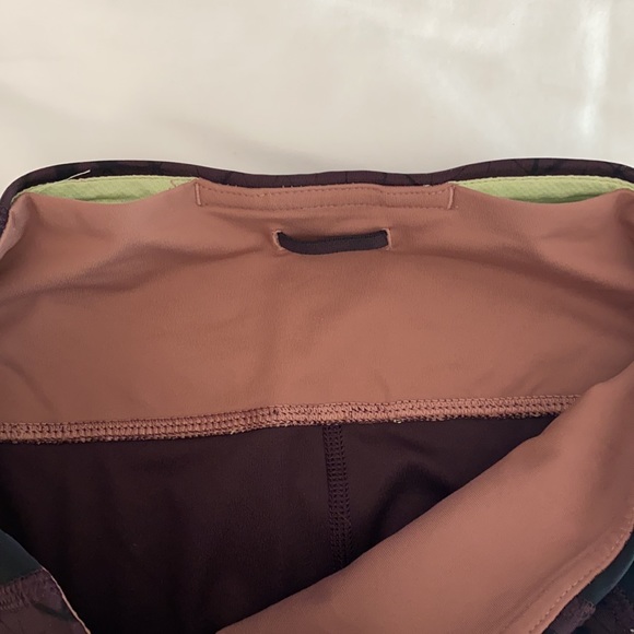 Lululemon Size 4 Plum Luxtreme Leggings - Picture 5 of 8